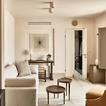 Parilio, A Member Of Design 5* Науса