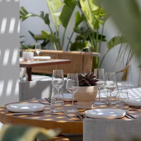 Parilio, A Member Of Design Naousa