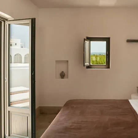 Parilio, A Member Of Design Naousa